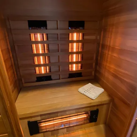 Le Commandeur לינה וארוחת בוקר דן הורן