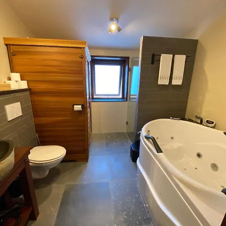 Bed & Breakfast Le Commandeur 4*