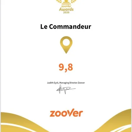 Le Commandeur לינה וארוחת בוקר