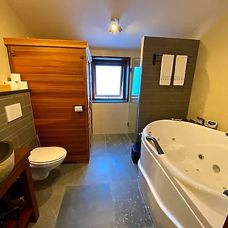 Bed & Breakfast Le Commandeur 4*