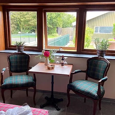 Le Commandeur Bed & Breakfast 4*
