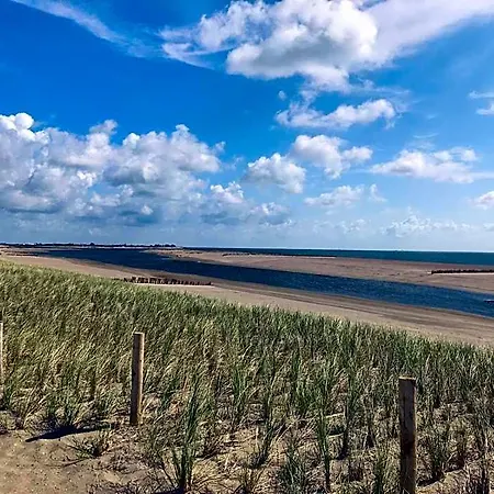 Le Commandeur Den Hoorn (North Holland)