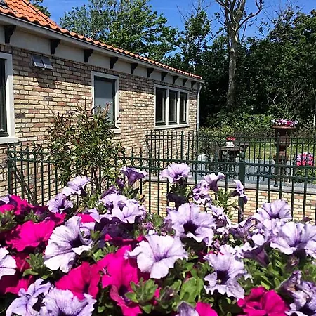Le Commandeur Bed & Breakfast 4*